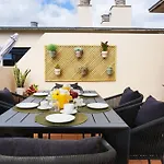 Rooftop Cityview Classic Suite