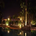 Jardines Y Piscina Espectaculares En Este Precioso Apartamento