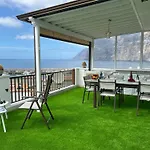 Paulmarie Superior Ocean Lounge