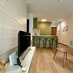 La Casita Verde 2Br - Pool, Parking & Aircon