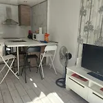 Cozy Apartment With Balcony, Pool And Wifi In Playa De Las Americas