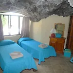 Finca Toredo Large Heated Pool,Hot Tub,Bar/Games Room,Gym,Cave, Free Wifi