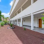 Luxury Apartment. Heated Pool. Ac. Ocean View!
