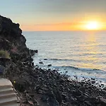 Cueva Relajante Con Playa Solitaria