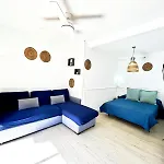 906 Valle Lu