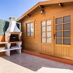Home2Book Fantastic 160M2 Terrace Flat & Bbq