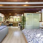 Home2Book Modern Cottage Strelitzia, Peace Retreat