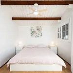 Home2Book Comfy Cottage Hibiscus, Peace Retreat