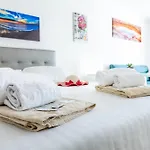 Port Royale 141, Bright Apartment, Heated Pool