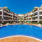4 Bedroom Villa With Jacuzzi, Heated Swimmingpool, Front Ocean And View !