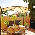 Gepflegtes Ferienhaus In Teneriffas Sonnigem Sueden