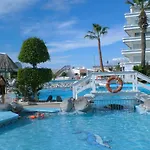 Spacious 3-Bedroom Beach Bungalow