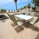 Apartment Mit Terrasse, Pool Und Garten