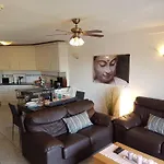 Wohnung Mit Beheiztem Gemeinsamem Pool