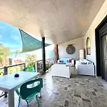 Luxurioese Ferienvilla Fuer Vier Personen