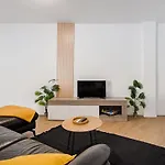 Beach House ,1 Min To Beach, Brand New