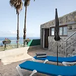 Bisangel House