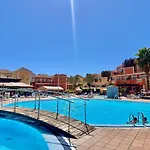 Sunny Apartment & Heated Pool