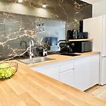 Paulmarie Apartment In Olympia