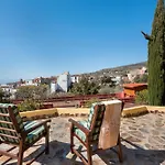 Casa Tenades