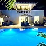 Villa Diora