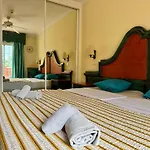 Prime Las Americas Getaway - Apartment With Huge Private Terrace & Pool Access