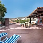 Casa Tenades