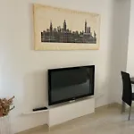 Holiday Studio Apartment In Castle Harbour , Los Cristianos
