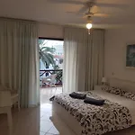 Paraiso Royal Apartment Las Americas