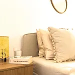 3 Bedrooms, 2 Bathrooms, Sea View, Pool, Tennis Court