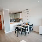 Sunny Vibes Apartment With Sea View