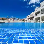 Modern Apartment, Heated Pool & 2 Terraces