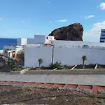 Apartment On The Beach And Ocean Sounds