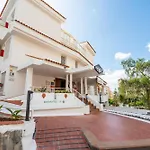Oasis Diamente - Heated Pool
