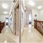 Townhouse In La Duquesa