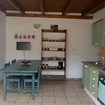 Violeta Apartments