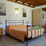 Violeta Apartments