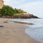 Las Gaviotas Beach II