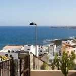 Vista Al Faro El Poris