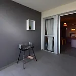 Magnificent Apartment On The Beach 