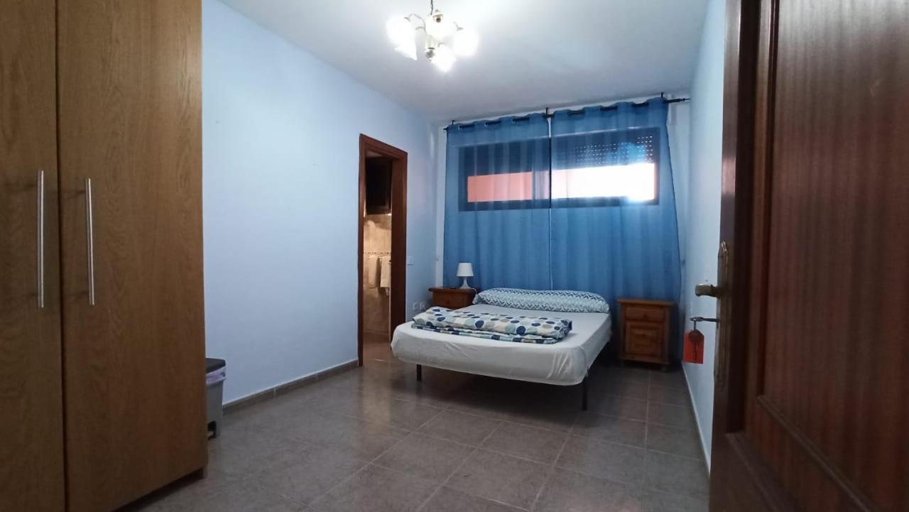 Cristianos Centro, With A Private Bathroom In Shared Accommodatie bij particulieren *
