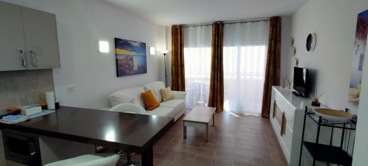 Apartament Luminoso Y Bonito Con Piscina En Frente Del Mar *