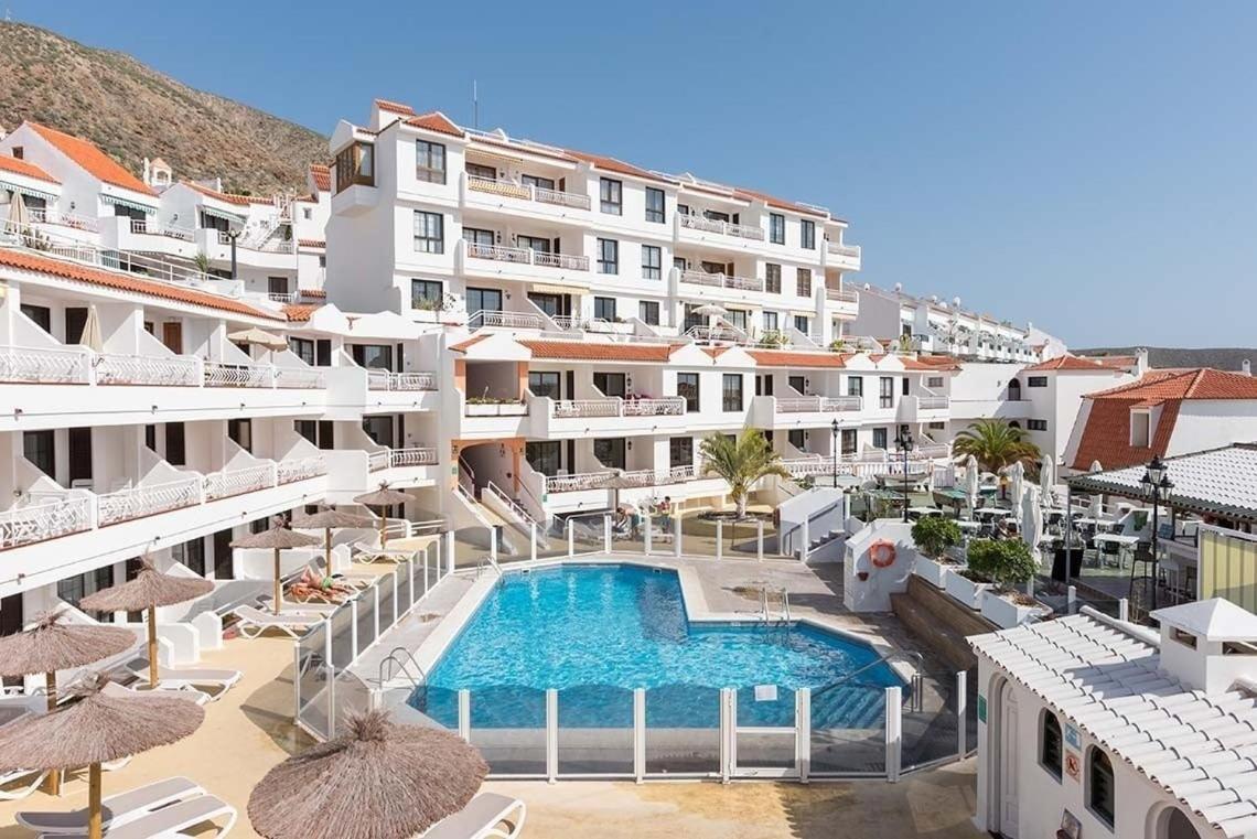 Greatly Located With Heated Pool, Cristianos Appartamento *