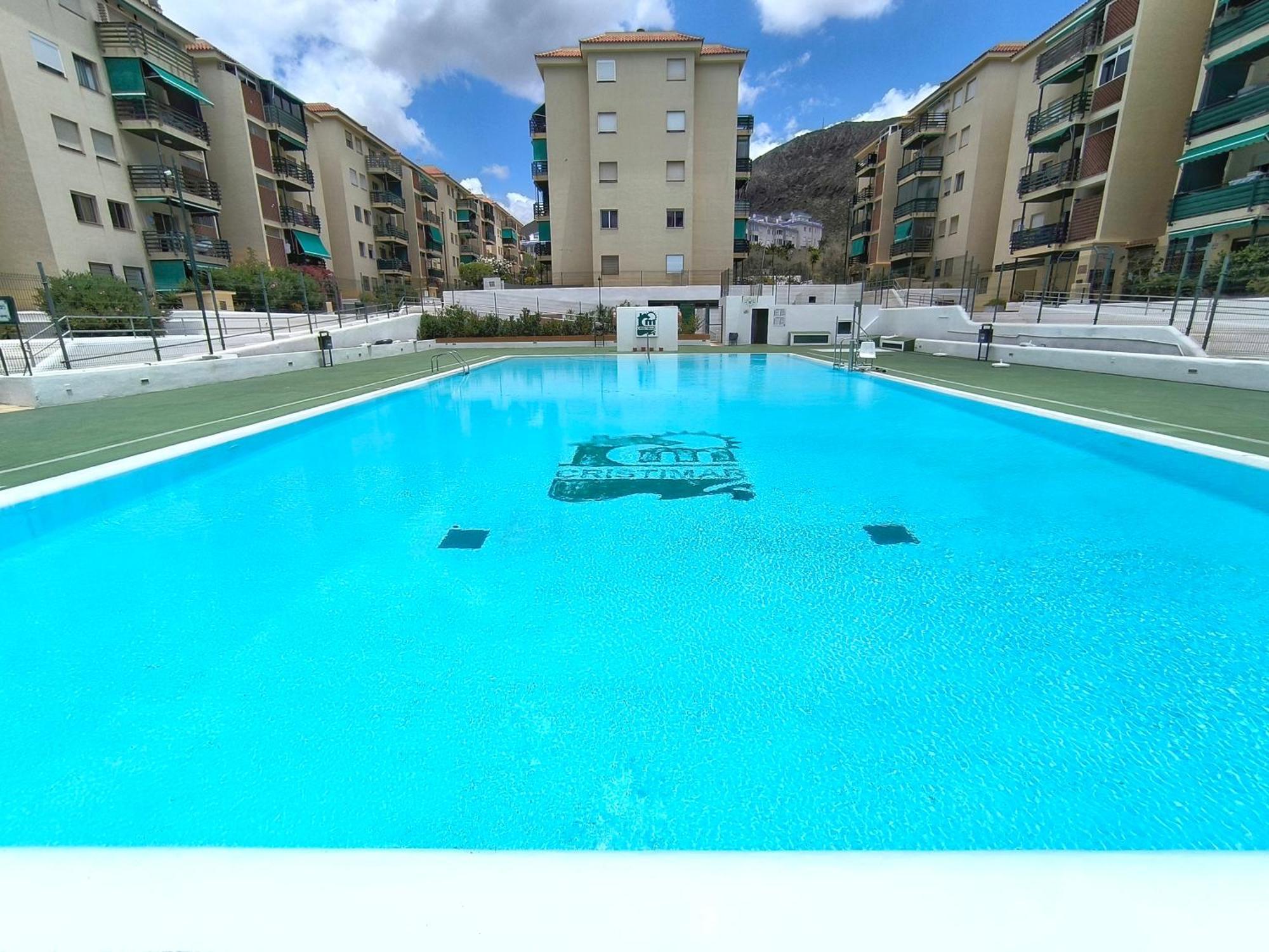 Апартаменты Sun - 3 Bedrooms, Priv Parking, Pool, Ac, Tv Channels, Fibre Net Лос Кристианос